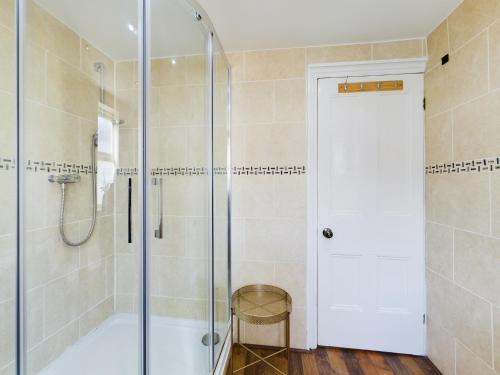 Modern 5 Bedroom House Near Lark Lane, Liverpool (photo 8)