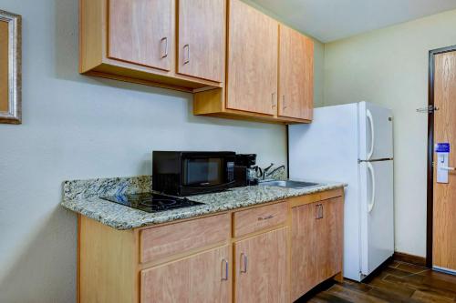 Studio 6 Lenexa - Overland Park - image 12