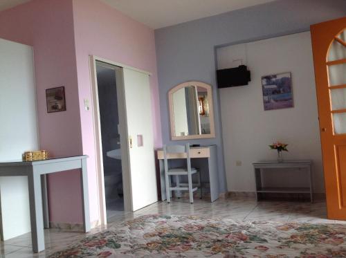 Travlos Studios, Poros (zdjęcie 7)