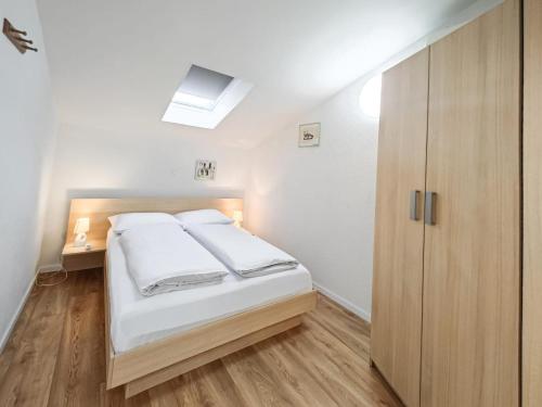 Apartments with parking space Makarska - 20700 - image 3