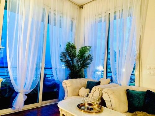 Endless Stunning Mediterranean Sea Views Promenade Des Anglais, Nice (fotografie 7)