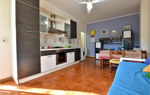  Cozy Apartment In Riposto With Kitchen in Riposto