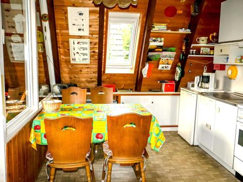 Kitchen, Ferienhaus inmitten der Natur in Kirchhundem