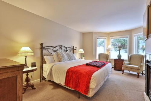 The Birch Ridge- American Classic Room #7 - King Suite in Killington, Hot Tub, home
