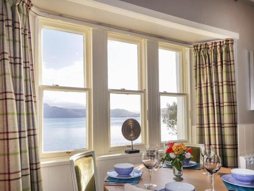 . Ferry Cottage - Balmacara