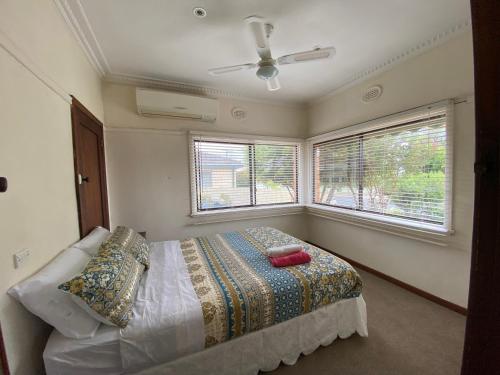 6 Beds-Whole House-Stawell-Grampians National Park