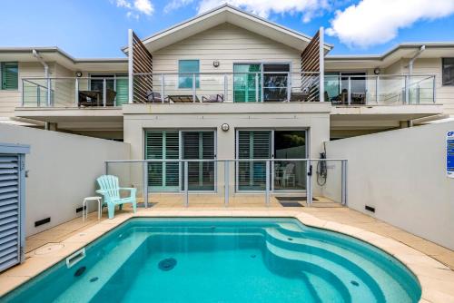 Luxury in Oaks Pacific Blue!