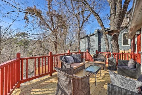 Walk to Dtwn Historic Home in Eureka Springs in Eureka Springs, USA