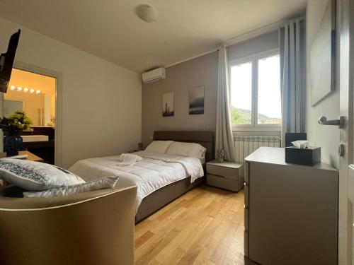 Two Bedroom King Suite with Spa Bath image 8