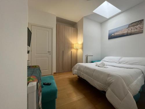 Two Bedroom King Suite with Spa Bath image 5