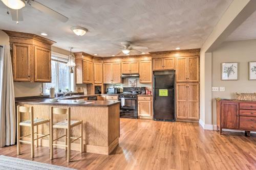 Lovely Finger Lakes Vacation Home Near Seneca Lake in Himrod, USA