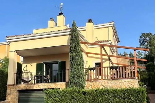 Detached house with pool nearby Girona - Accommodation - Sant Julià De Ramis