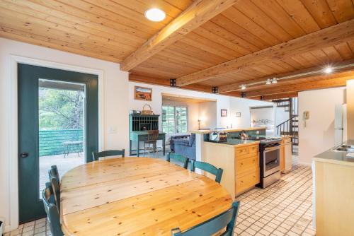 Mountainside Inn 101 by Alpine Lodging Telluride - image 2