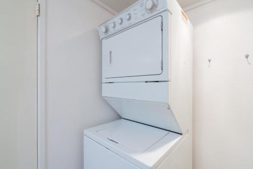 Two-Bedroom Apartment image 6