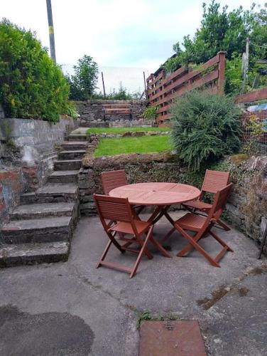 2 Bed pet-free cottage, private garden & fell view