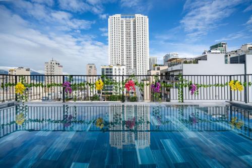 Samatha Apartment & Hotel
