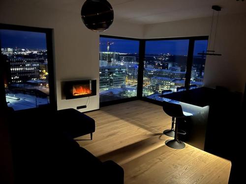 Exclusive penthouse apartment on 18th floor!