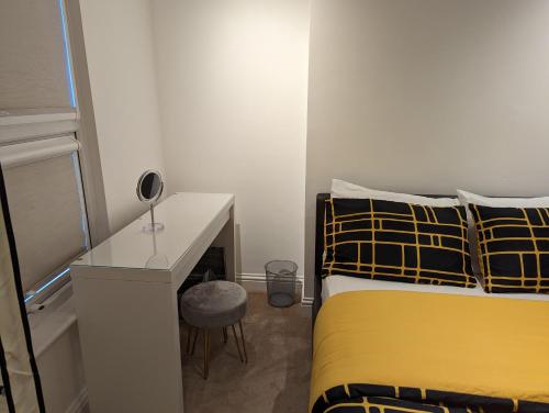 Fully-equipped flat in the city of London - image 5
