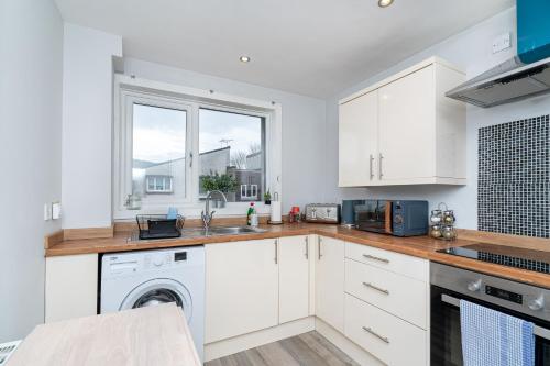 Lovely 3-bedroom flat with free parking