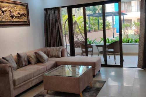 002-Garden view 2bedroom furnished Apartment, free parking Gym, Steam Sauna, Jacuzzi in Calangute, Arpora-Baga, North Goa