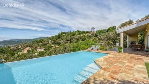 Villa de 4 chambres avec vue sur la mer piscine privee et jardin clos a Rayol Canadel sur Mer a 2 km de la plage