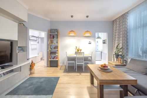 One-Bedroom Apartment image 9