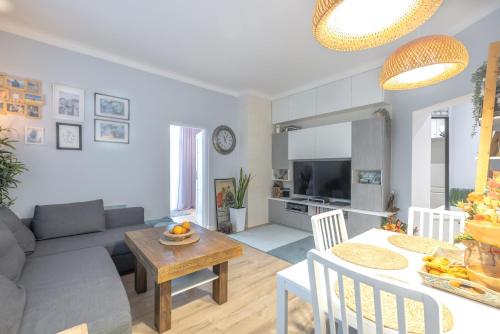 One-Bedroom Apartment image 7