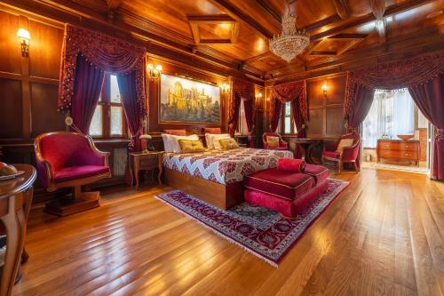 Sintra Marmoris Palace in Portela de Sintra