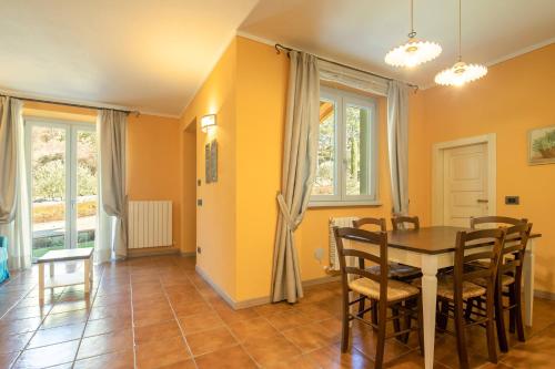 Beautiful villa with private lawn, pool and luxury SPA by VacaVilla Beautiful villa with private lawn, pool and luxury SPA by VacaVilla