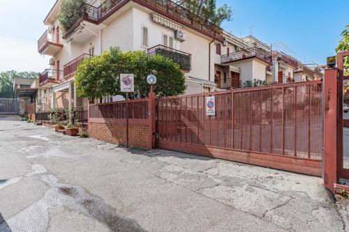 Unterkunft von außen, Naxos Bay Flat with Terrace 50 meters from the Sea in Giardini Naxos