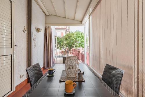 Balkon/Terrasse, Naxos Bay Flat with Terrace 50 meters from the Sea in Giardini Naxos