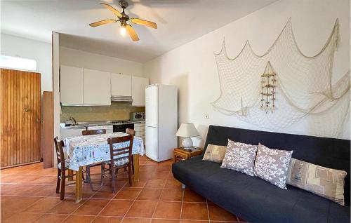  Pet Friendly Apartment in SantʼAndrea Apostolo dello Ionio
