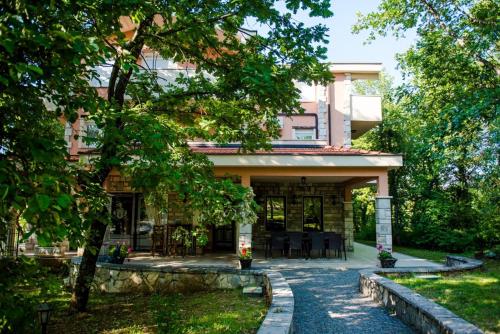 A szálláshely kívülről, Villa Monako 2000 in Sluzanj