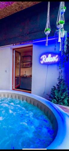 Lovely 3BD - Rooftop - Jacuzzi&Sauna, Praha (fotografie 5)