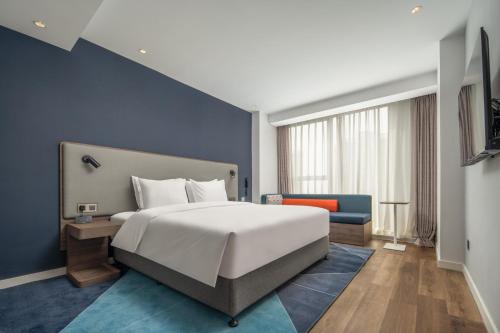 room detail thumbnail 1