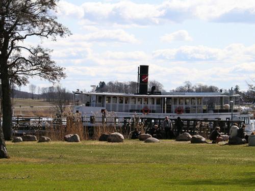 Szolgáltatások, Hotell hehrne near Trollhättan-Vänersborg repülőtér