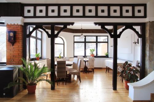 Restoran, Conacul Bratescu in Bran