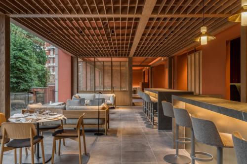 Restaurant, Royal Garden Hotel in London