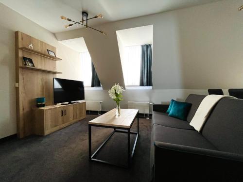 2-Room Apartment image 9
