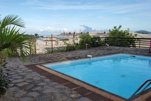Chez Mezz - upstanding Apartement with Pool -