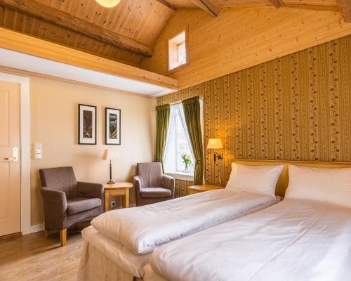 Fru Haugans Hotel - image 2