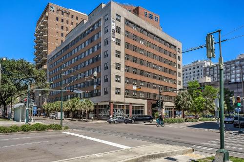 Spacious 4BR Luxury Condo Steps to French Quarter - 숙소 외관