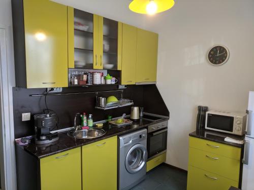 Convenient New Apartment Near Metro Station by Flat Mаnager, Sofia (Foto 3)