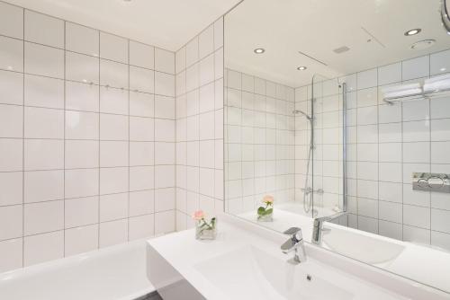 Fru Haugans Hotel - image 14