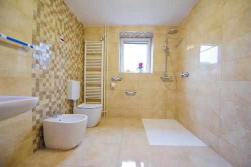 Salle de bain, Holiday Home Toplica Natura with natural thermal Bath in Brežice