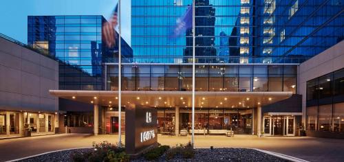 Loews Chicago Hotel - image 13