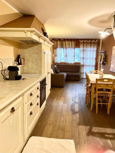  Appartamento 6 ospiti con piscina, 3 camere, box, 2 min piste - Snow Pool Chalet in Prato Nevoso