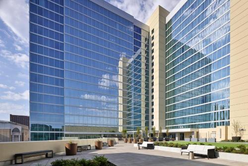 433892775 Loews Kansas City