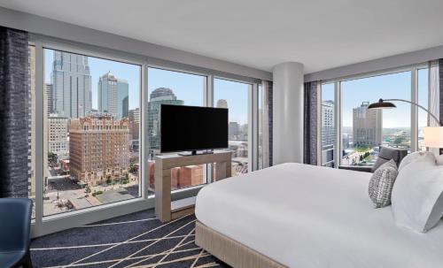433892799 Loews Kansas City