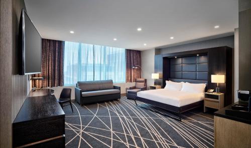 1 queen bed
